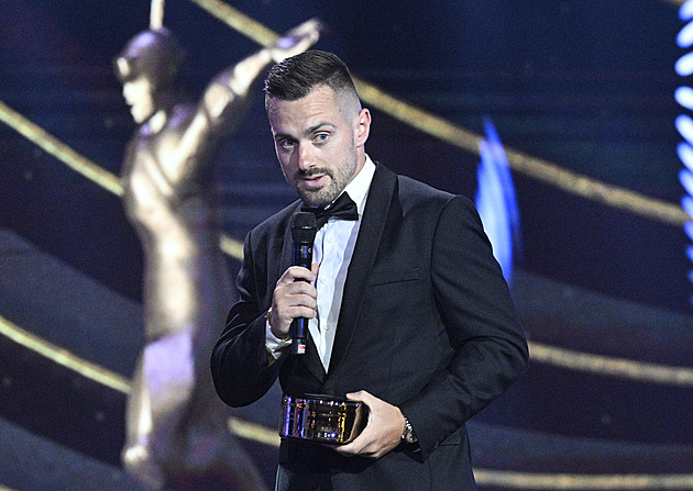 Červ, co vás nahlodá. Flek spoluhráče vytáčí i na tréninku, v létě piluje chvaty