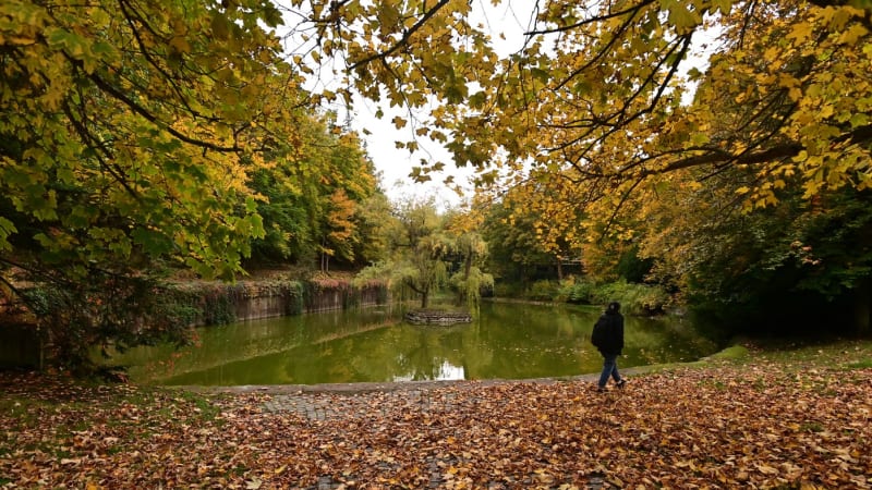 Babí léto a pak zlom: Na Česko se žene studená fronta. Podívejte se, jak bude u vás