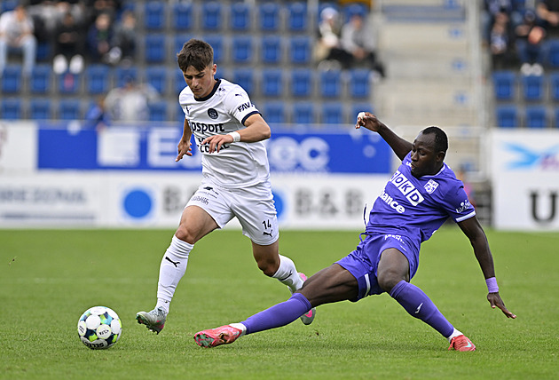 ONLINE: Slovácko hraje pohár v Karviné, pak v akci ligový lídr Jablonec proti Dukle