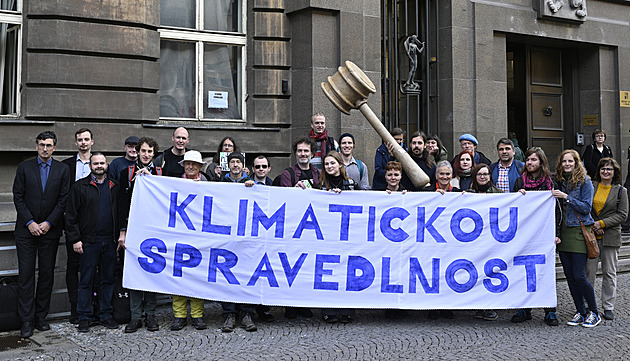 Klimatická žaloba se dočká verdiktu. Ústavní soud rozhodne o „nečinnosti vlády“