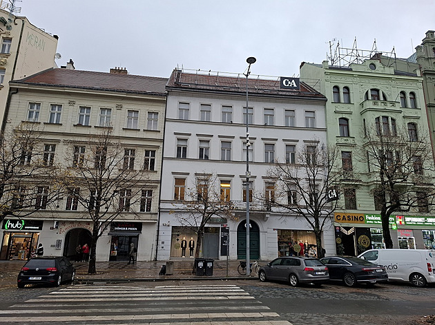 C&A na Václavském náměstí uvolní patra hotelu. Otevře se za dva roky
