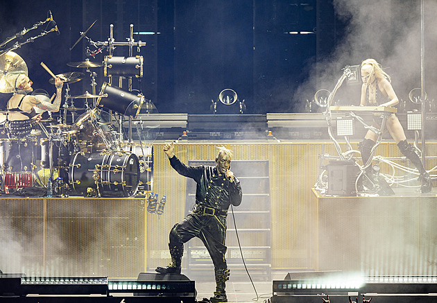 RECENZE: Rammstein z druhé ruky. Sólový Till Lindemann se zapouzdřil sám v sobě