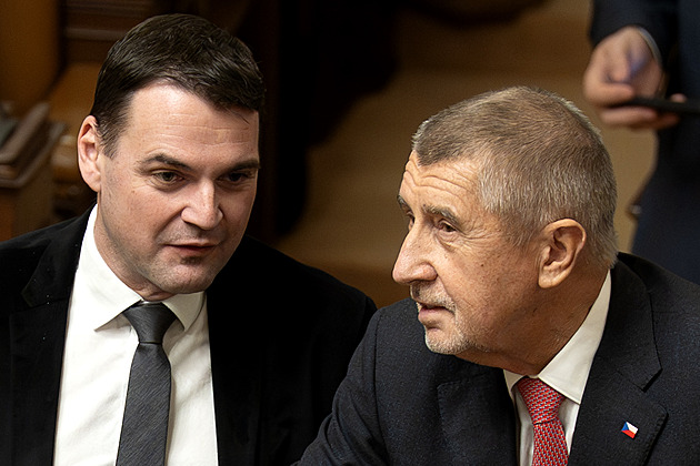 K babičce, na hory i na koncert. Jak budou politici trávit Vánoce