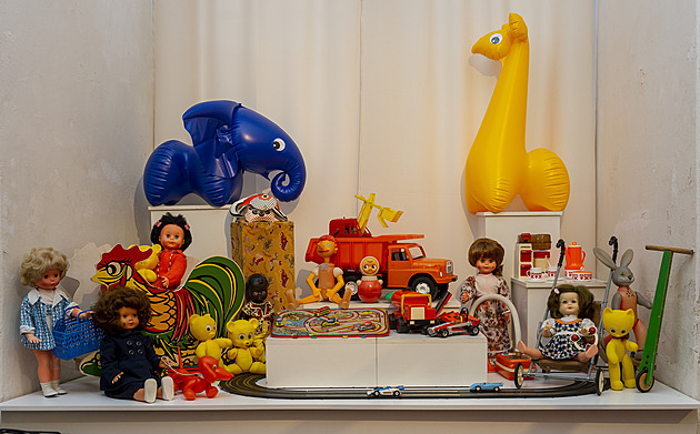 Sovětské Nintendo i hra proti socialistické morálce. Jak se sháněly dárky pro Husákovy děti