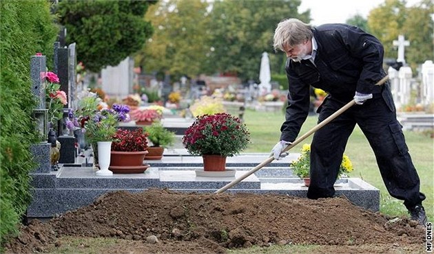 Pietní profese jsou špatně ohodnocené. Průměrná mzda je vzácná, ukazují data