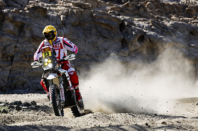 Michek dojel v první etapě Dakaru patnáctý, do čela se posunul Branch