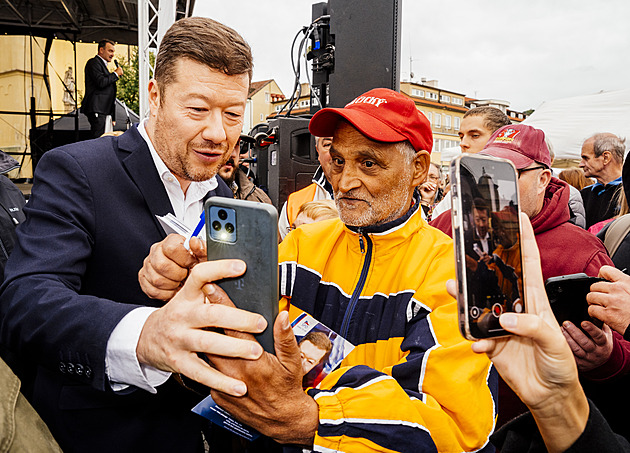 SPD si na kampaň vzalo úvěr 20 milionů. Motoristé také dluží, auta jim Chlad půjčil