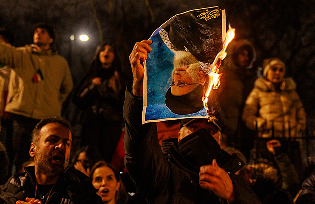 „Zvažte odjezd do Turecka nebo Arménie.“ USA vyzvaly své občany v Íránu k evakuaci