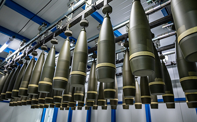 Strnadův zbrojařský holding CSG míří na burzu. Vydá akcie za 750 milionů eur