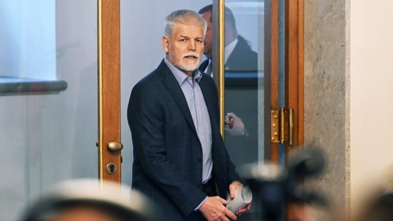 Opozice vyzývá k odvolání Macinky. Podle Rakušana i Kupky sáhl k metodám gangsterů