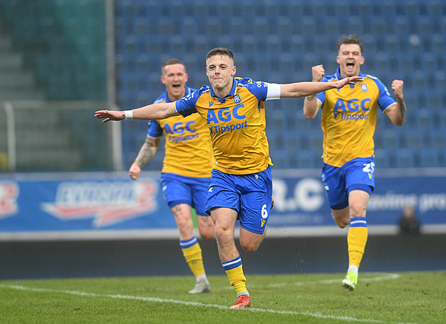 Teplice - Karviná 2:0, oslabení hosté znovu bez bodu i gólu. Soupeře nakopl Bílek