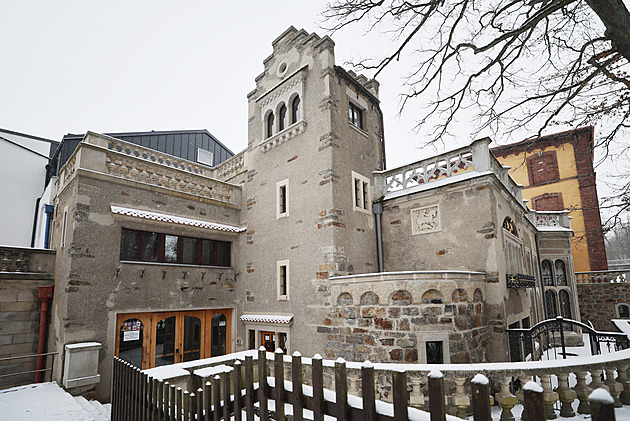 Tajemství českých Bradavic. Škola v údolí ukrývá tajnou chodbu i klamné sloupy