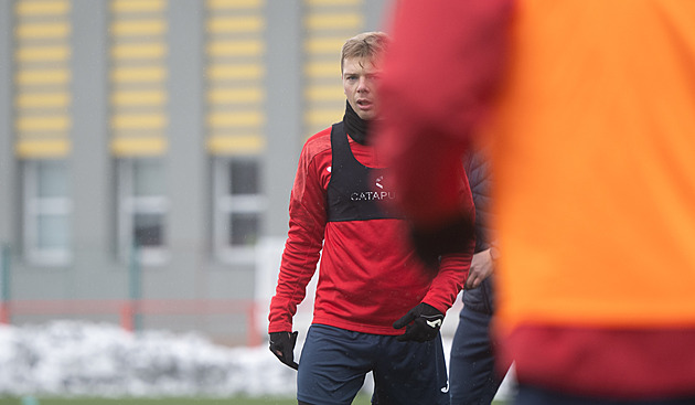 Před bránou nám chybí verva, mrzí pardubického tahouna Hlavatého