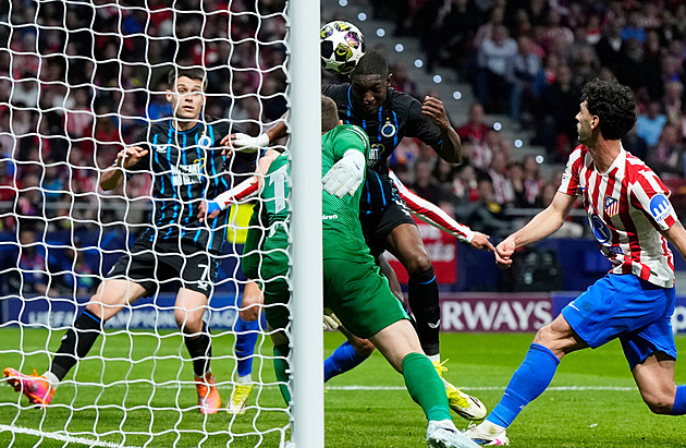 ONLINE: Bruggy srovnaly na Atlétiku, do akce jde Leverkusen nebo Inter proti Bodö