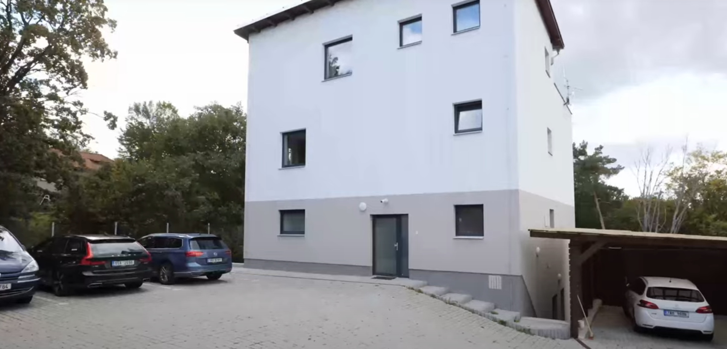 TREFOIL REALITY nabízí exkluzivní byt 3+kk na Zbraslavi. Klidné bydlení v novostavbě se soukromím