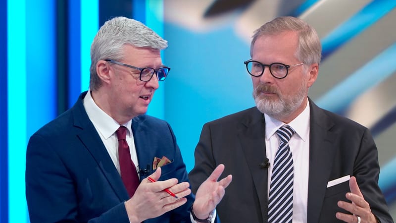 Odrbali jste lidi, vmetl Havlíček Fialovi. A vy jim lžete, směšné, ohradil se expremiér