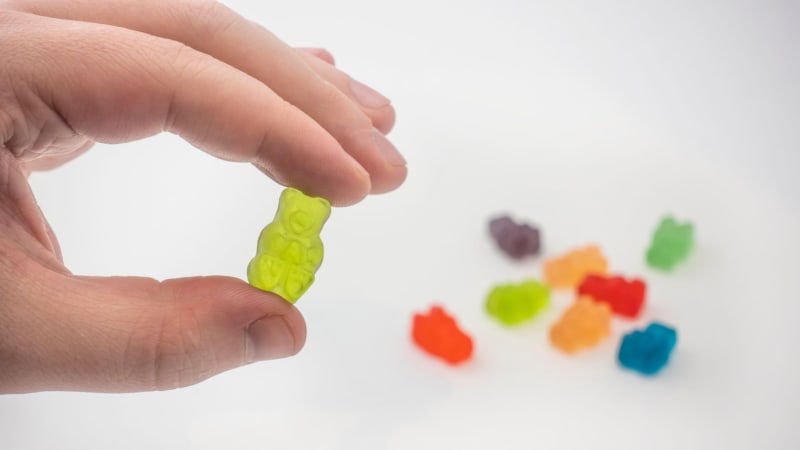 Tři malí chlapci se otrávili bonbóny s marihuanou. Podat jim je měla učitelka ve škole v USA