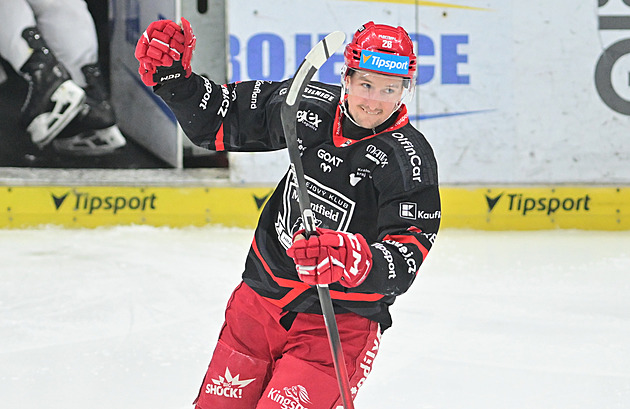 ONLINE: Hradec navyšuje vedení s Třincem, Vary dál drží dvojgólový náskok na Liberec