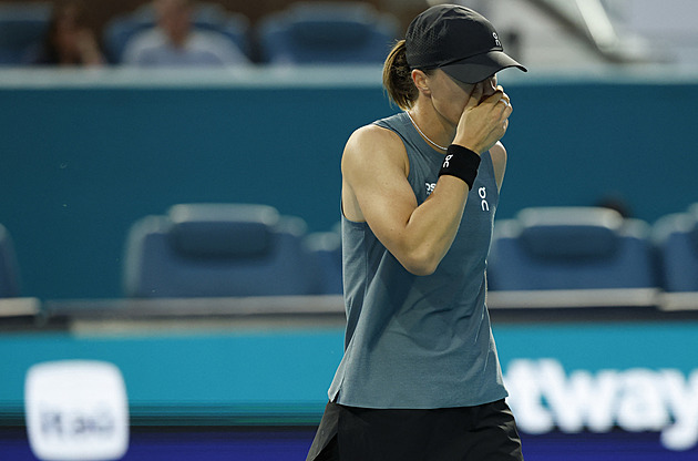 Co je se Šwiatekovou? Propustila trenéra, spekuluje se o podivném vlivu psycholožky