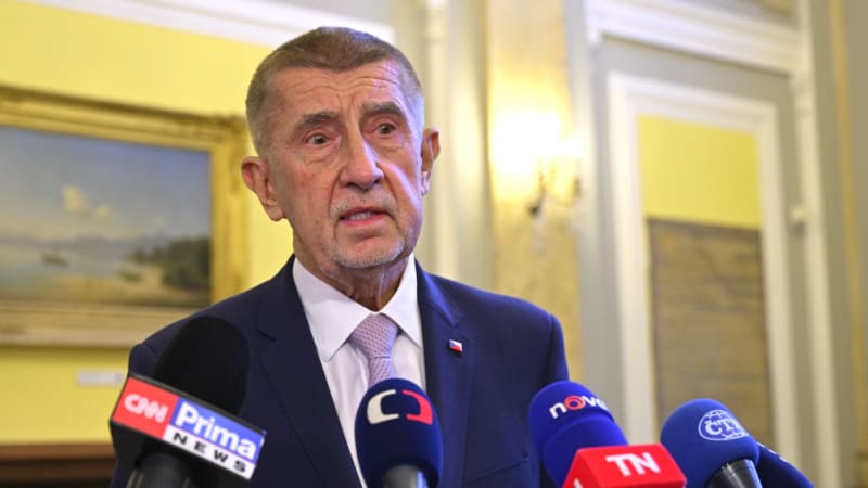 Radikální opatření vlády. Sníží spotřební daň na naftu, zastropuje marže