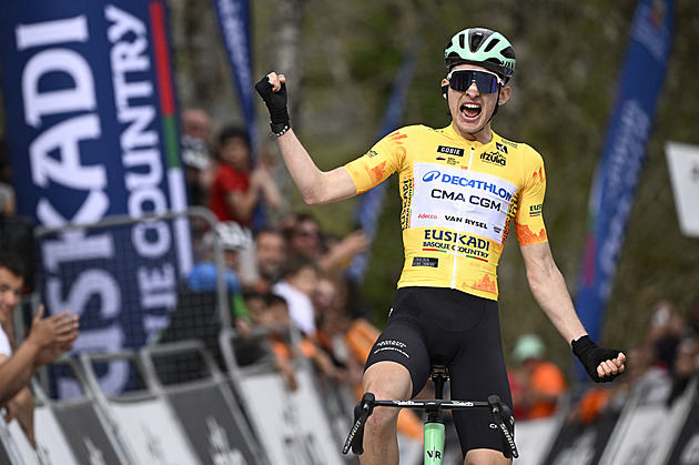 Seixas à la Pogačar. Mladík zaútočil daleko před cílem, na Baskicku bere druhou výhru