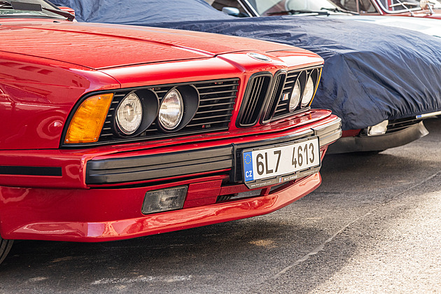 Prezident Pavel poslal veterány do Itálie. Jede i stoletý unikát neznámé značky
