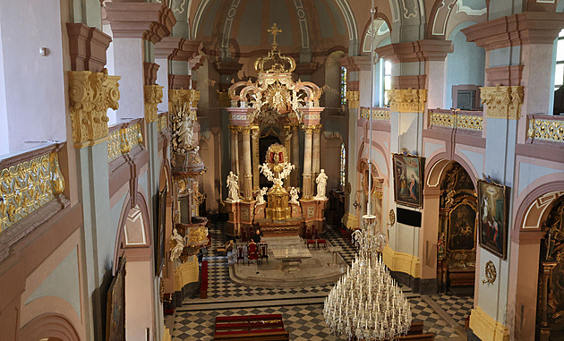 Frýdecká bazilika se opět otvírá, návštěvníky pustí i do krypty s mumiemi