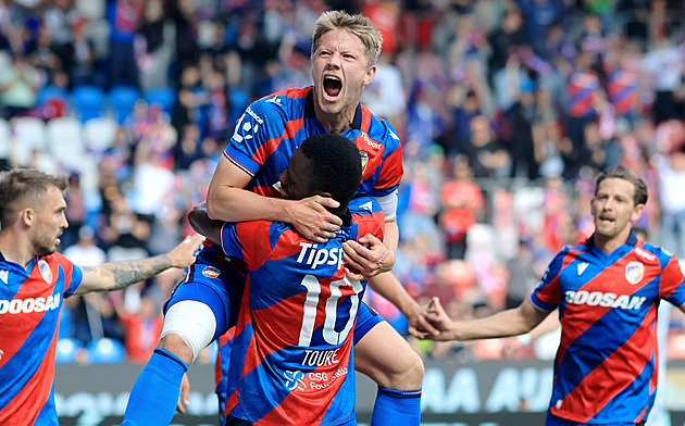 Plzeň - Liberec 2:0, Touré potrestal chybu v rozehrávce. Sojka se trefil z přímého kopu