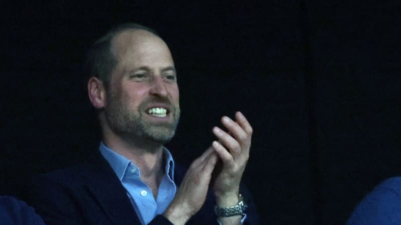Princ William po triumfu oblíbeného klubu neudržel slzy. Třeba zaplatí drinky, smál se kapitán