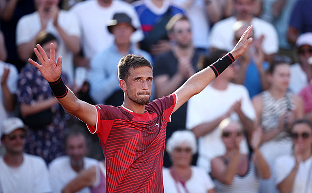 Roland Garros ONLINE: Kopřiva zvládl pětisetové drama, Siniaková vede