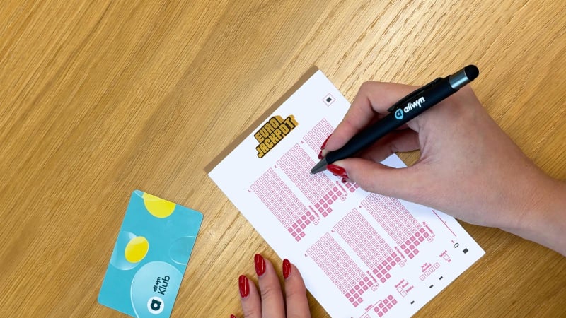 Studená sprcha pro nového miliardáře: Dostane méně peněz. Rekordní výhra to není, říká Kovanda