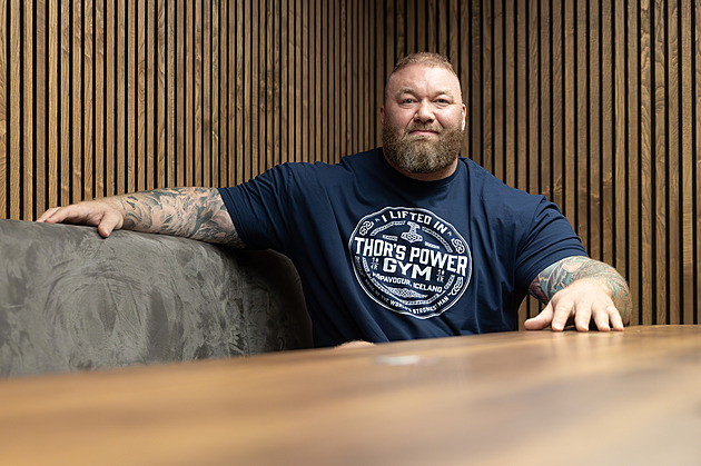 Souboj ve Hře o trůny jsme trénovali týdny, říká slavný silák. V Liberci se pokusí o rekord
