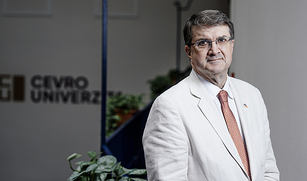 K otevření Hormuzu stačí jedna divize, říká americký stratég. Stále věří v pád režimu