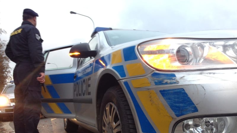 Tragédie na Kutnohorsku: Zemřela 21letá dívka, další lidé jsou zranění