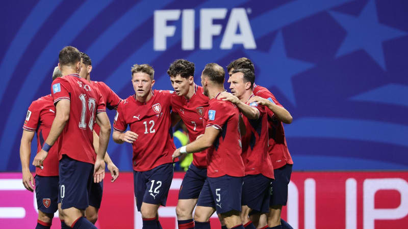 MS ve fotbale ON-LINE: Češi hájí nejtěsnější vedení, skóre v úvodu zápasu otevřel Sadílek