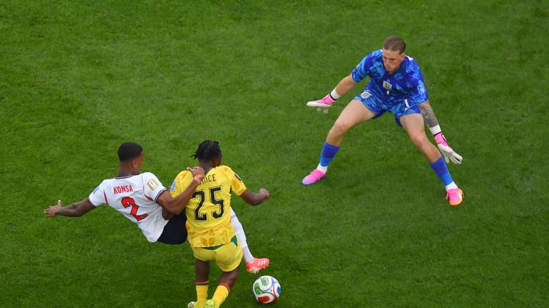 MS ve fotbale ON-LINE: VAR šel asi na kafe, zuří trenér Ghany po zákroku na plzeňského Adua