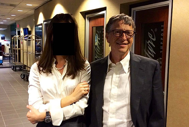 Gates v Epsteinově pasti. Chtěl mě vydírat mými nevěrami, vypověděl miliardář