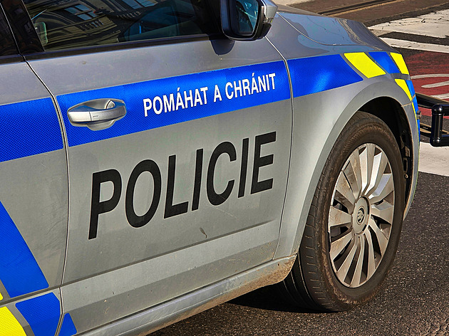 Konflikt dvou mužů v paneláku skončil pobodáním, útočník se pak chtěl zabít