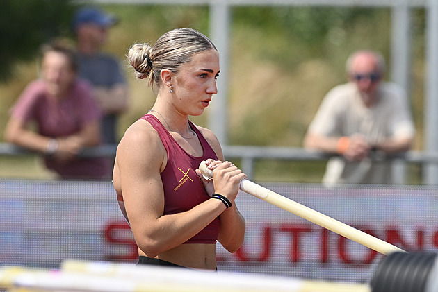 Tyčkařka Krutilová je juniorskou mistryní světa, desetibojař Juliš má v Eugene bronz