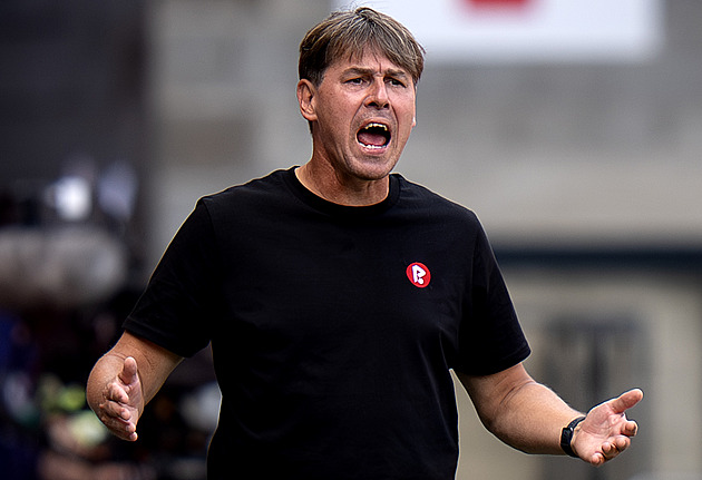 Pardubický kouč po Slavii: Srazily nás lacino inkasované góly. Už zase