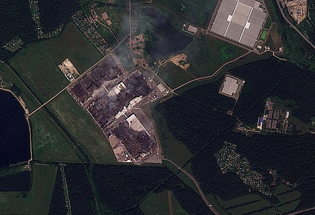 OBRAZEM: Zkáza ze satelitu. Ruský Wildberries přišel za měsíc o pětinu skladů