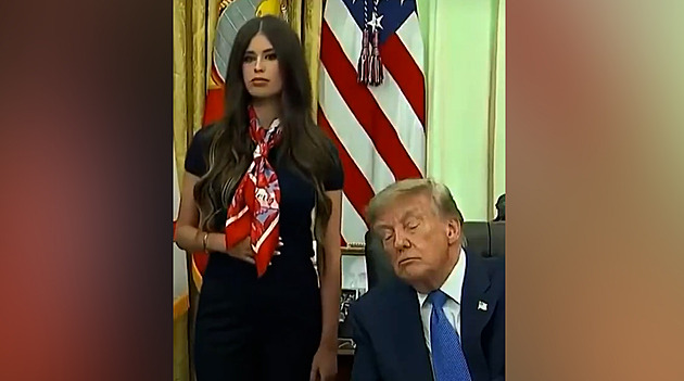 „Taser na Trumpa“? Lidé rozjeli bizarní teorii, proč se prezident probouzí