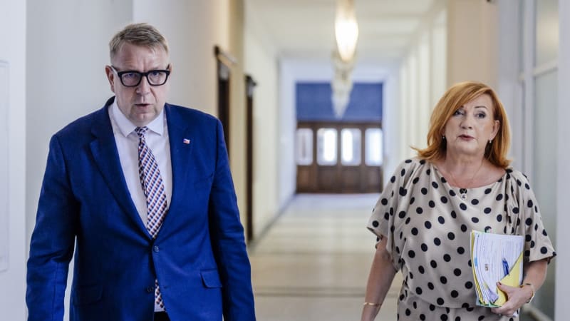 Máme dohodu, řekl Juchelka o jednání se Schillerovou ke zvýšení platů. Chtějí narovnat tarify